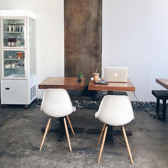 ap cafe - minimal and sleek modern design. seating area