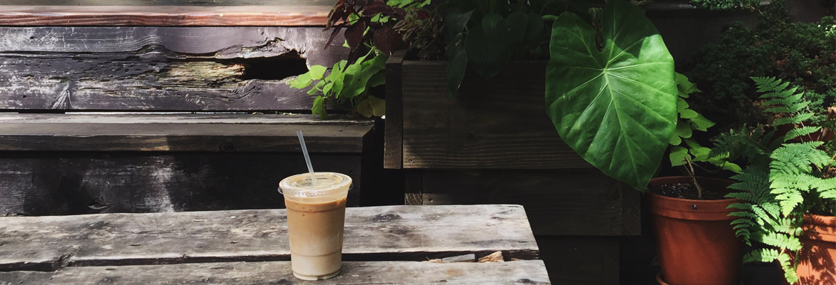 saturdays soho | coffee in a backyard oasis